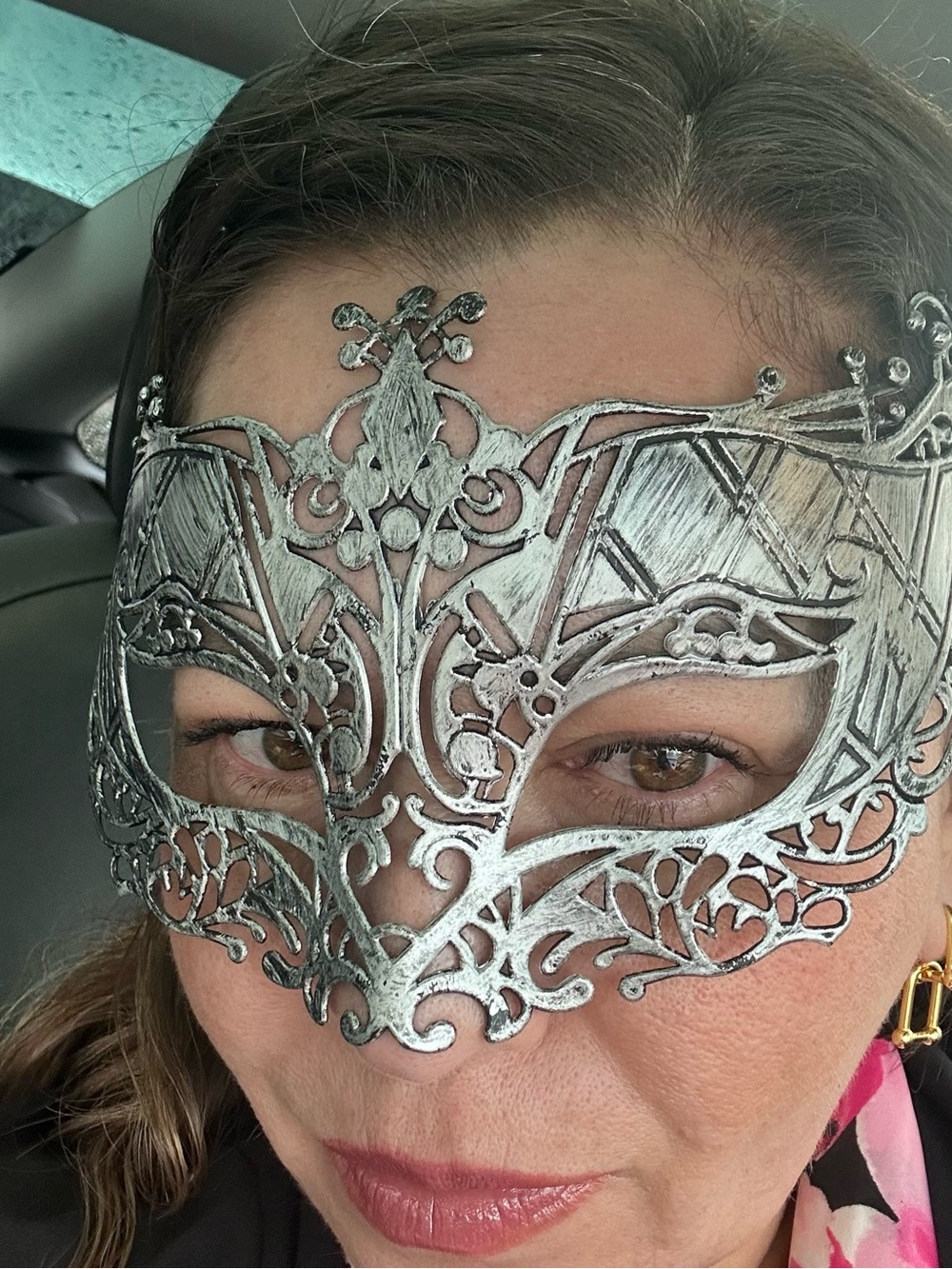Masquerade Silver Mask - Picture 3 of 5